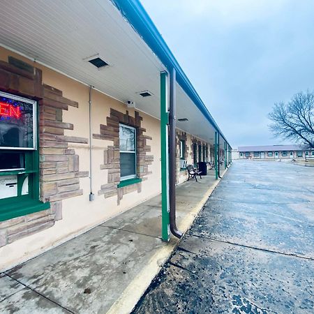 Hillcrest Motel Norton Exterior photo