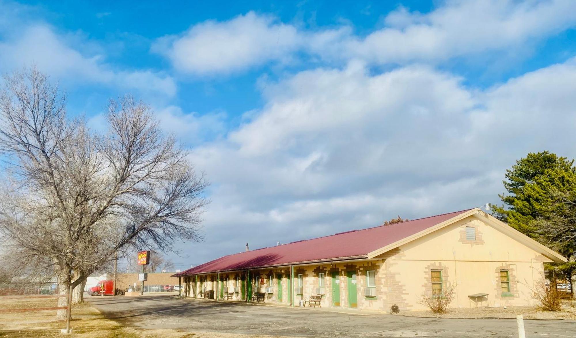 Hillcrest Motel Norton Exterior photo